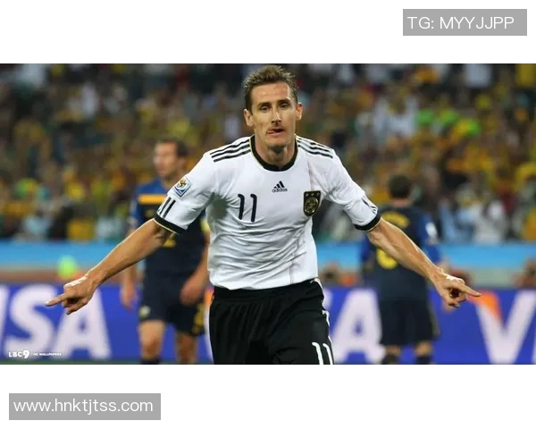 绿帽足球球星的背后故事：从失落到自我救赎的心路历程